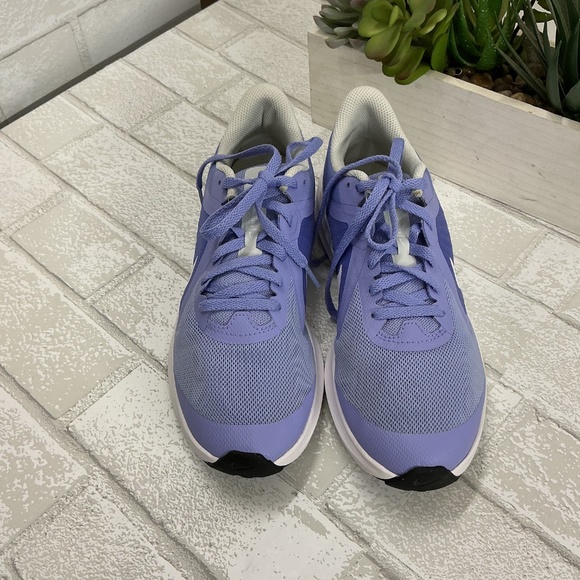 Nike Women's Purple and White Running Shoes  7 women's 6 youth - Picture 2 of 5